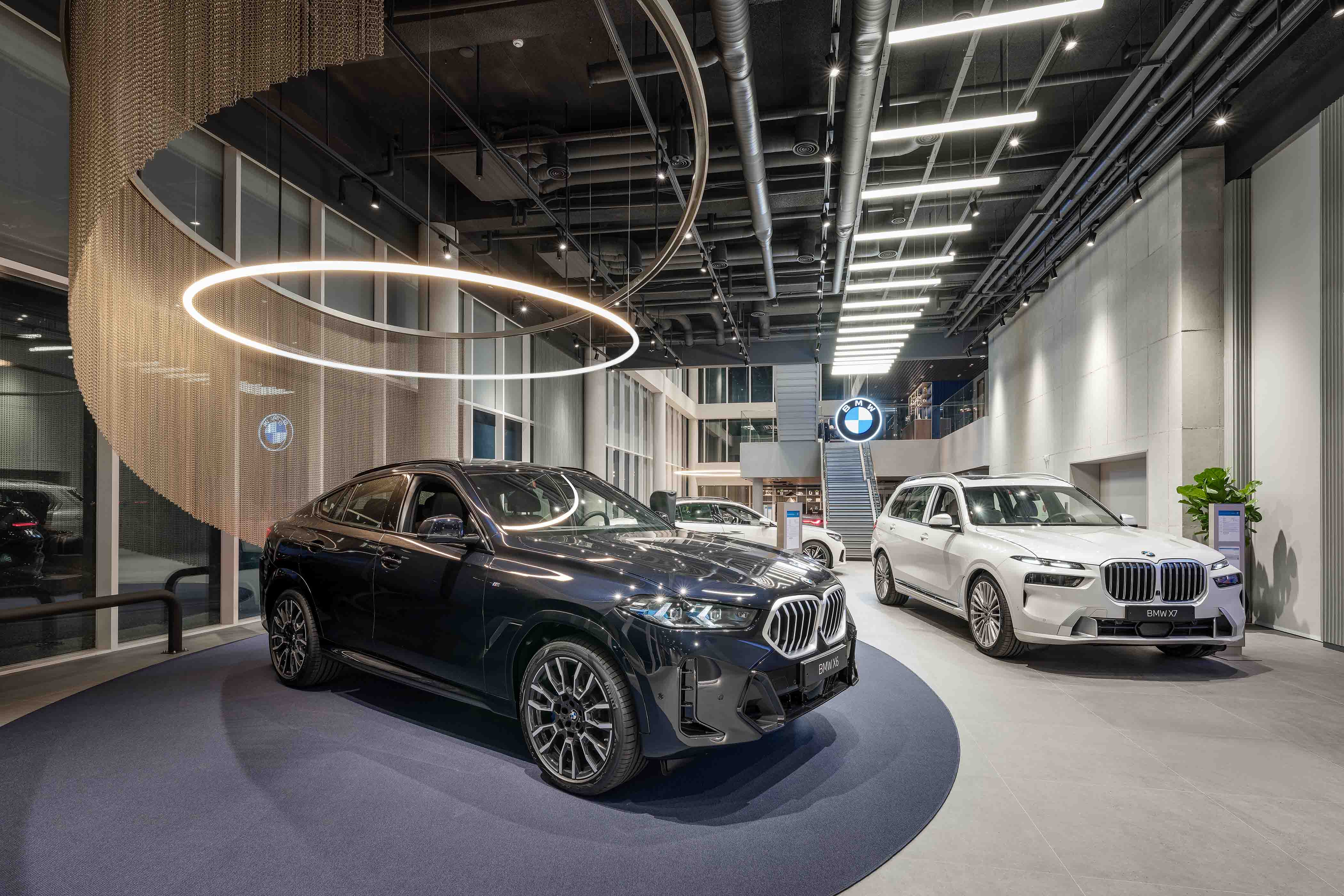 BMW 자유로 전시장 1층 쇼룸